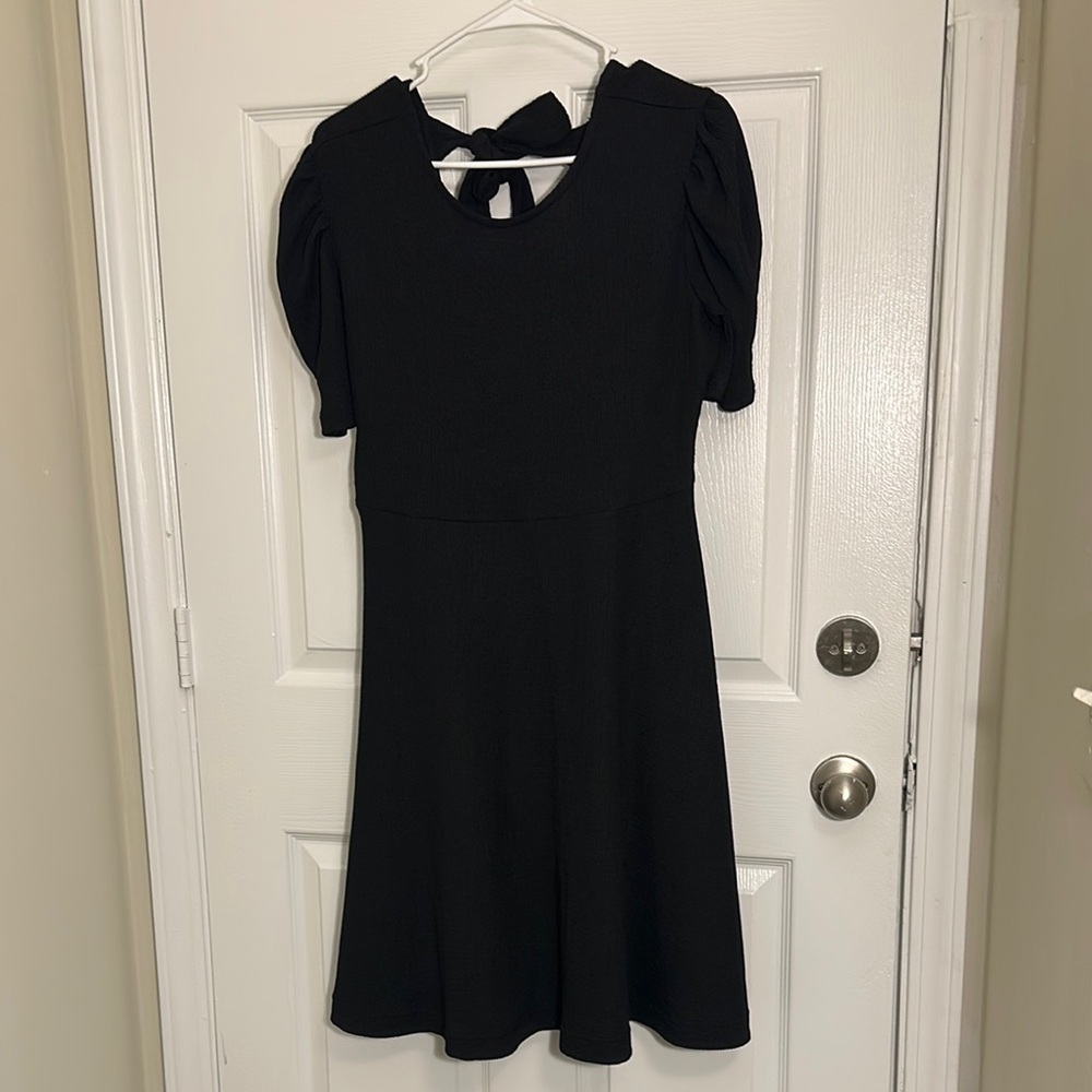 Elegant Black Dress with Puff Sleeves